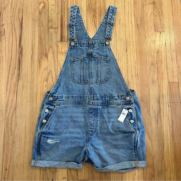 NWT Old Navy women’s Slouchy Non-stretch Jean short overalls 3.5 inch inseam - Picture 2 of 6